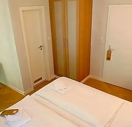 Haus 3*