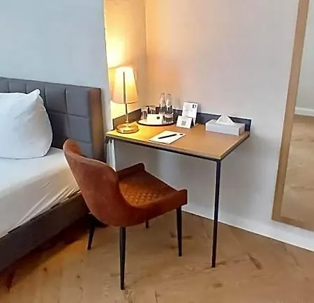 Haus 3*