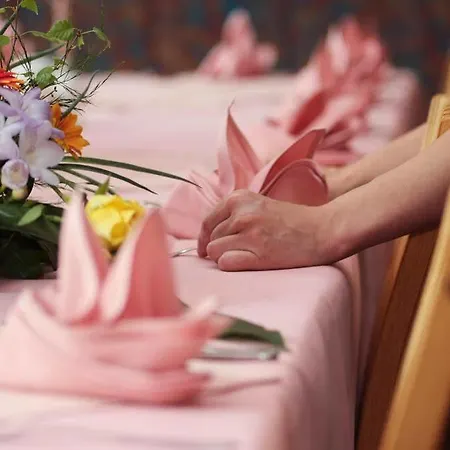 Haus فندق كورين